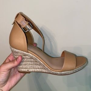 Lola Wedges